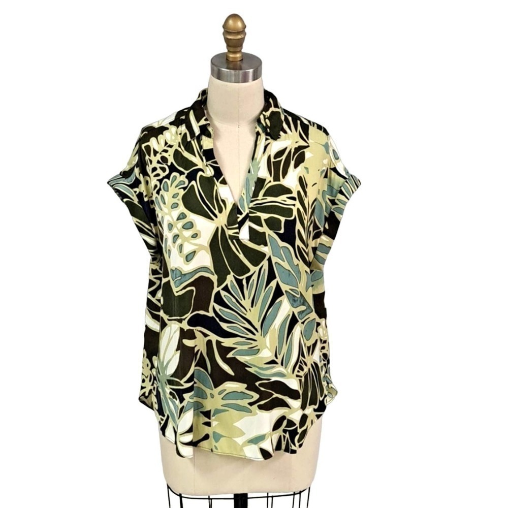 NWT Cupcakes & Cashmere green brown Tropical Print Satin blouse L